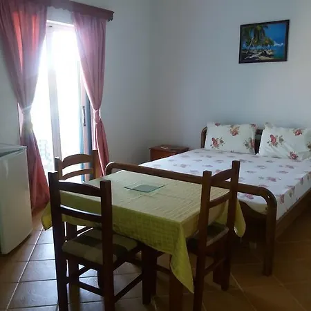 Kosta Baci アパート クサミル